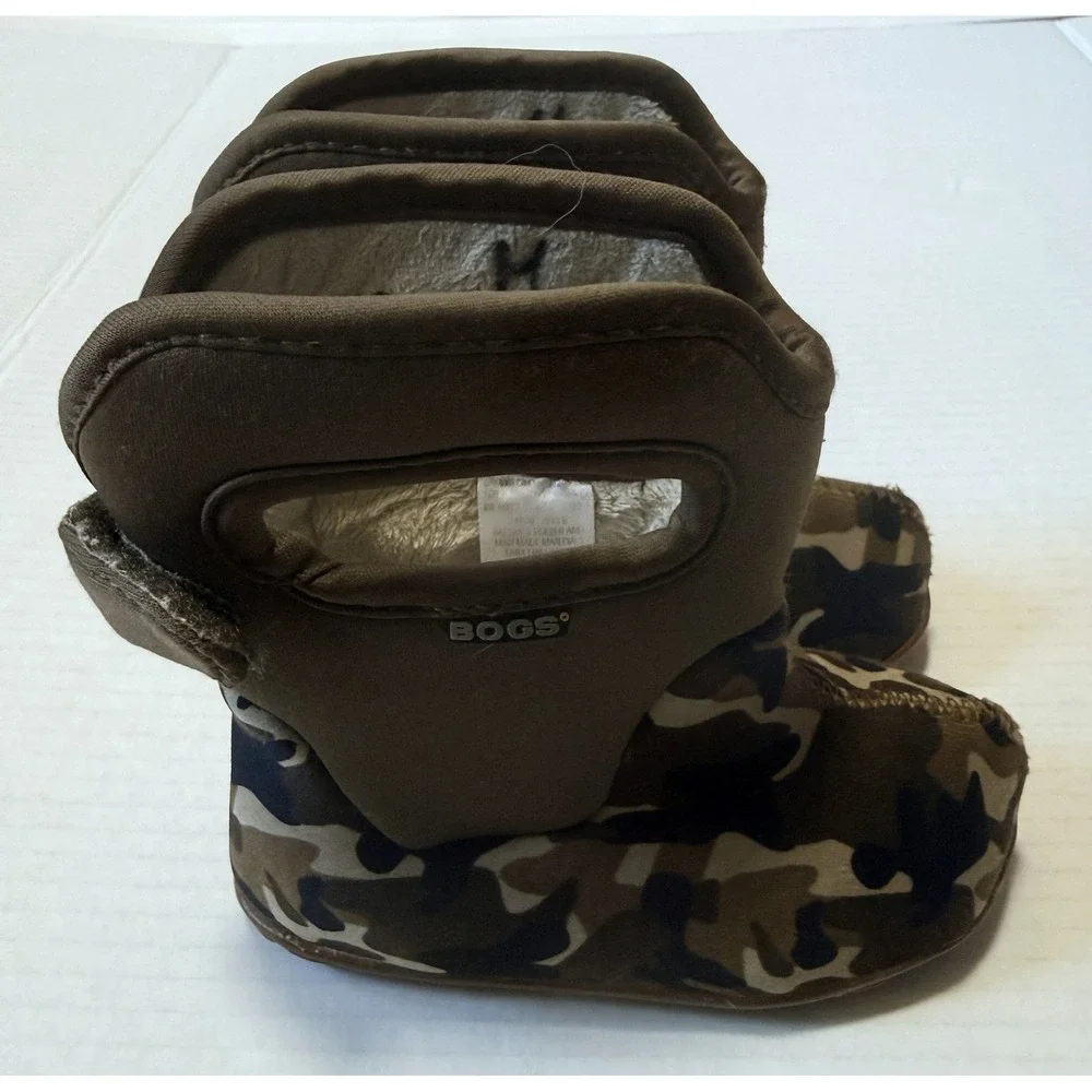 BOGS - Baby Camo Insulated Waterproof Winter Boots - Infant Size 6